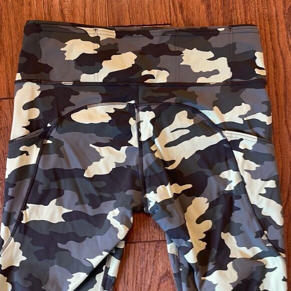 Lululemon 23” crop camo pocket leggings 12 - Picture 12 of 14